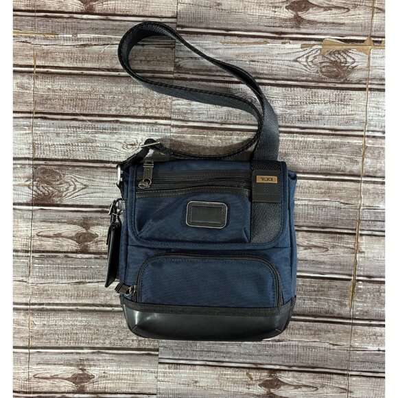 Tumi Fremont KERBY 9.5” Sling Crossbody Bag color NAVY BLUE NWT mspr $295 - Picture 4 of 15